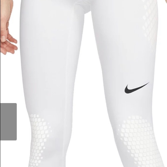 Never worn - Picture 2 of 3